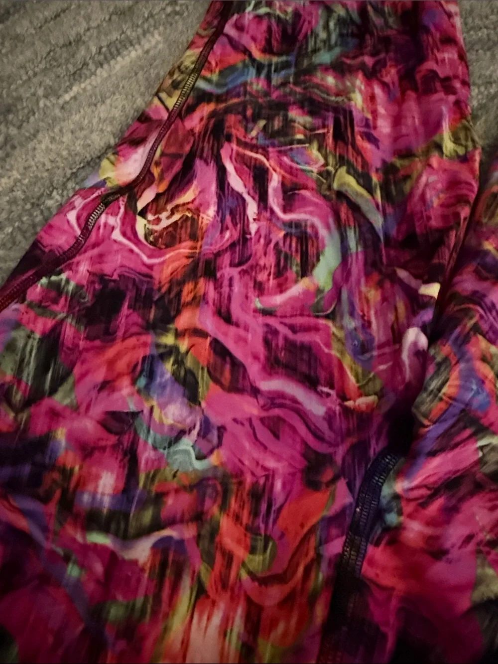 Lululemon Base Pace HR Tight 25” Hyper Flow Pink Multi Size 6 - great condition